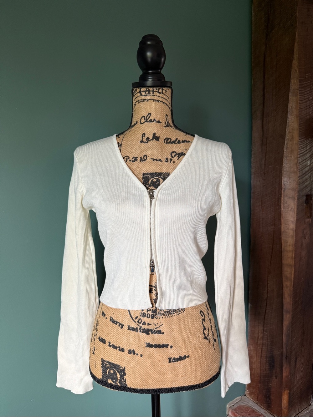 NWT Gold Hinge Women's Cream Ribbed Zip-Front Cardigan